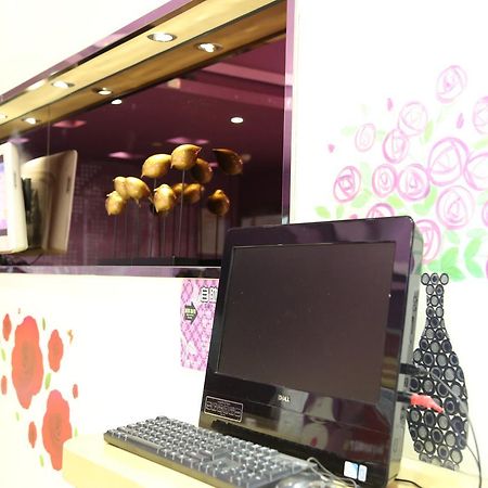 V8 Hotel Xicun Subway Branch Гуанджоу Екстериор снимка