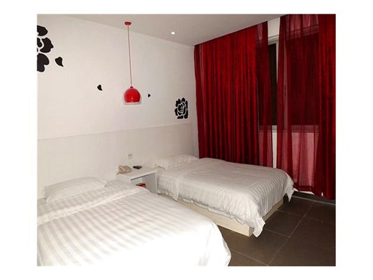 V8 Hotel Xicun Subway Branch Гуанджоу Екстериор снимка